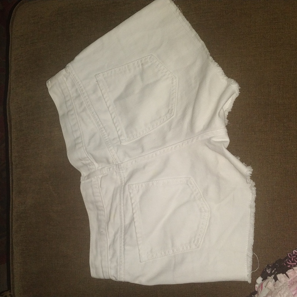 White Ladies Shorts - Picture 2 of 6